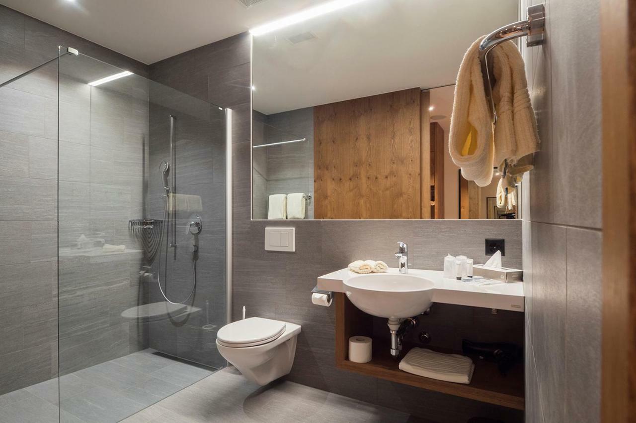 Hotel One66