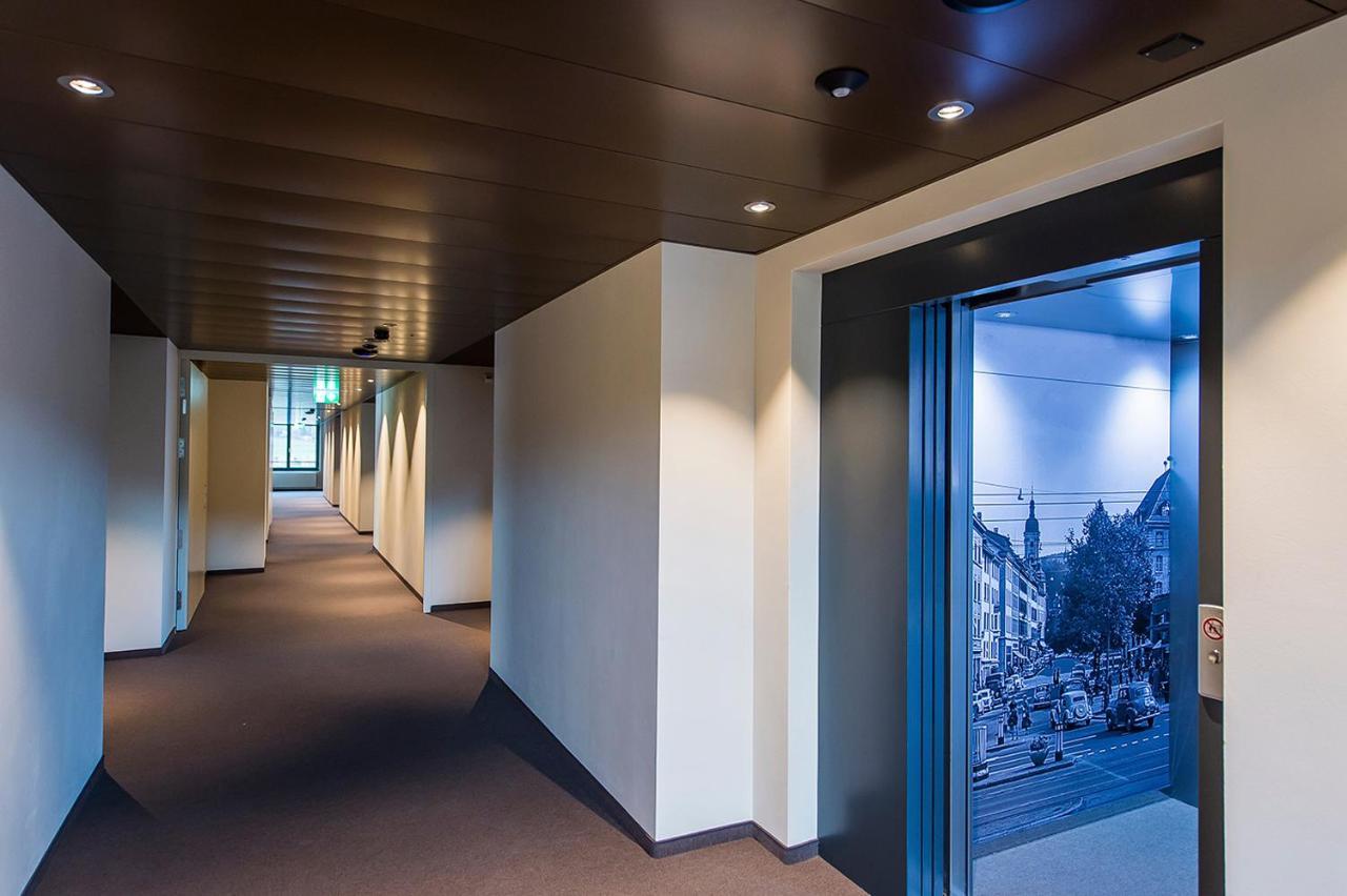 Hotel One66